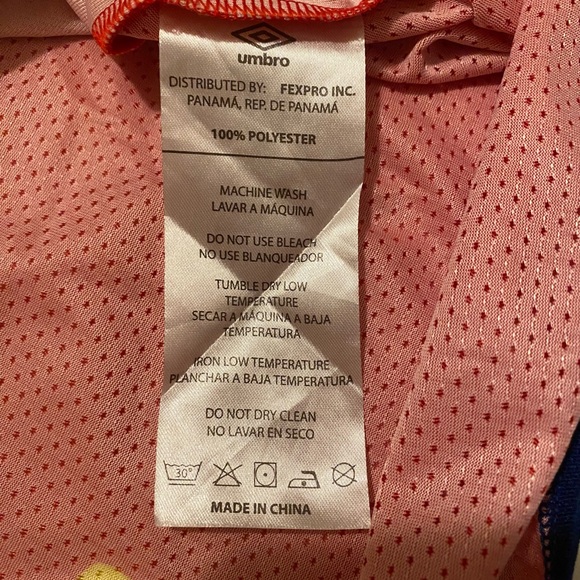 Umbro Municipal Guatemala 🇬🇹 Soccer Jersey - Picture 4 of 4